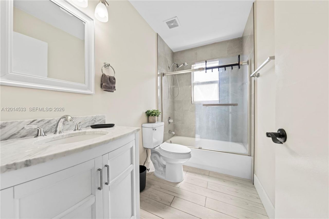 16864 SW 1st Pl , Pembroke Pines, FL 33027 Photo