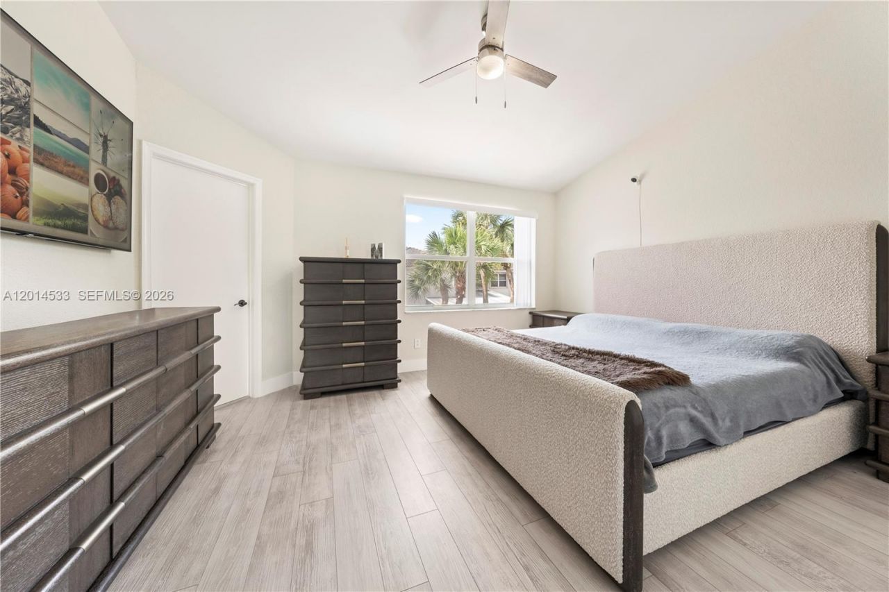 16864 SW 1st Pl , Pembroke Pines, FL 33027 Photo
