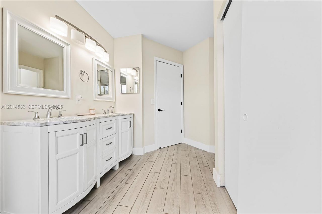 16864 SW 1st Pl , Pembroke Pines, FL 33027 Photo