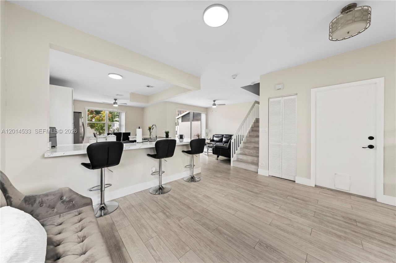 16864 SW 1st Pl , Pembroke Pines, FL 33027 Photo