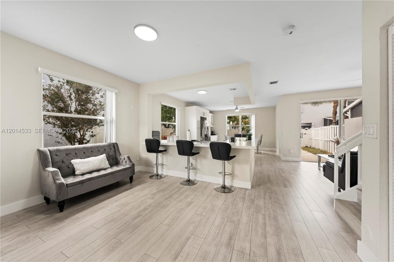 16864 SW 1st Pl , Pembroke Pines, FL 33027 Photo