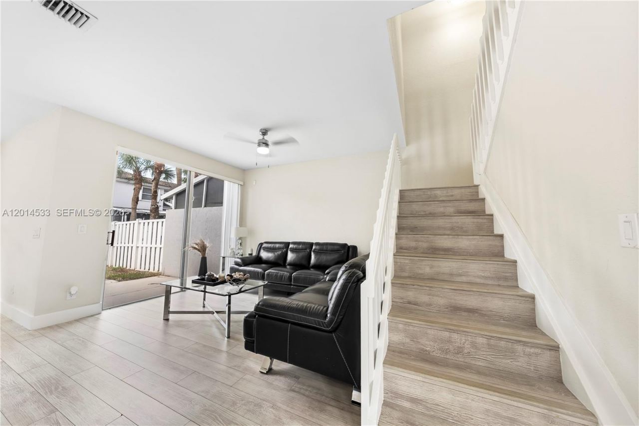 16864 SW 1st Pl , Pembroke Pines, FL 33027 Photo
