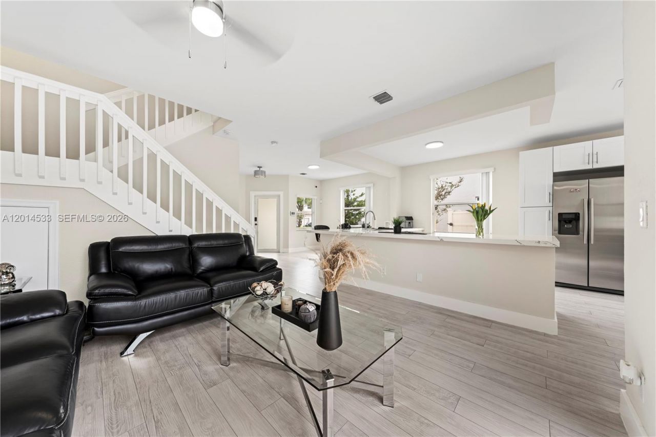 16864 SW 1st Pl , Pembroke Pines, FL 33027 Photo