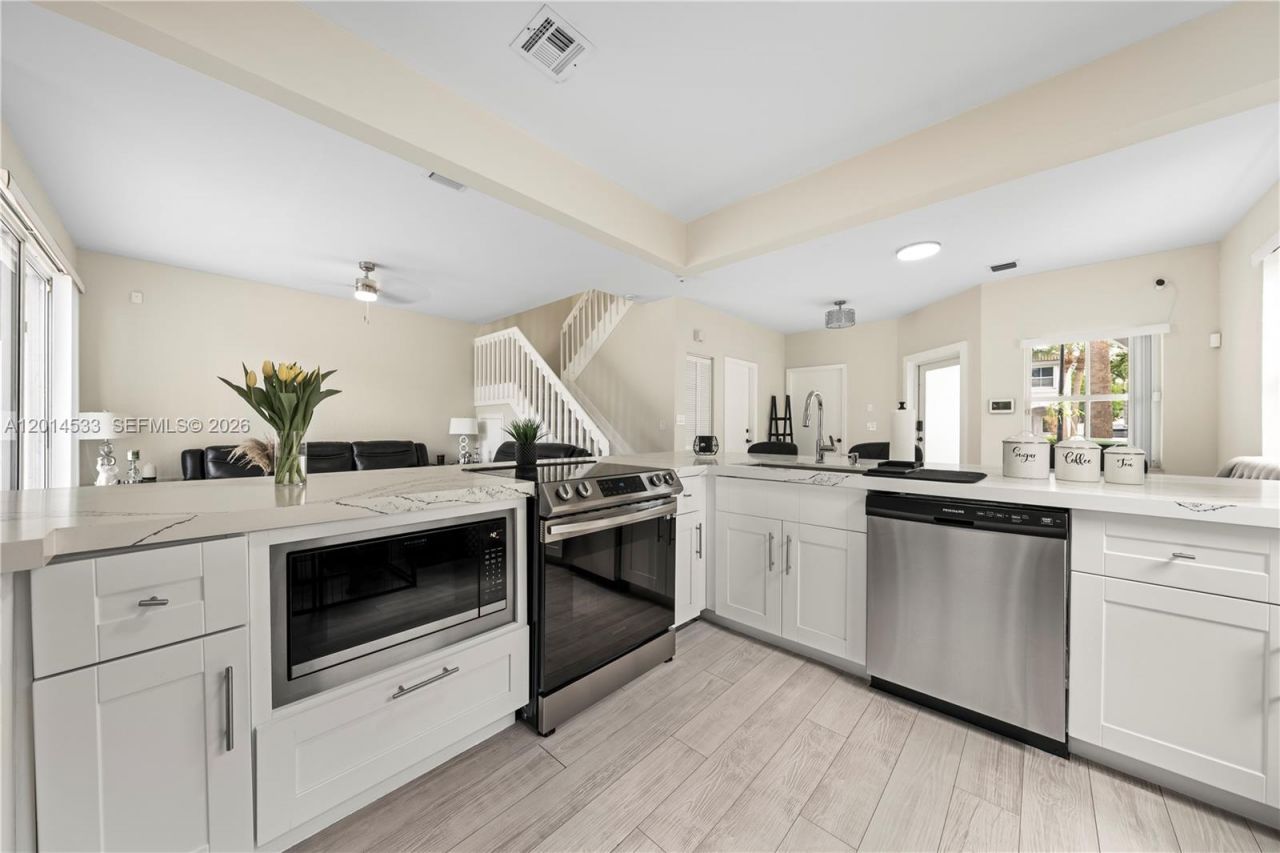 16864 SW 1st Pl , Pembroke Pines, FL 33027 Photo