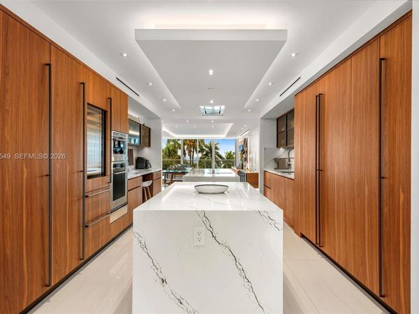 2627 S Bayshore Dr , Unit 603, Miami, FL 33133