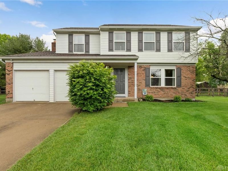 8446 Highridge Drive, West Chester, OH 45069 Photo 2