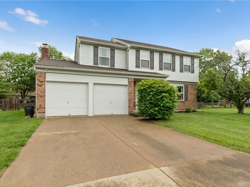 8446 Highridge Drive, West Chester, OH 45069 Photo 3