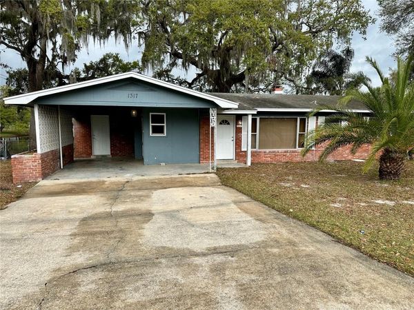 1317 CAMBRIDGE DRIVE , LEESBURG, FL 34748