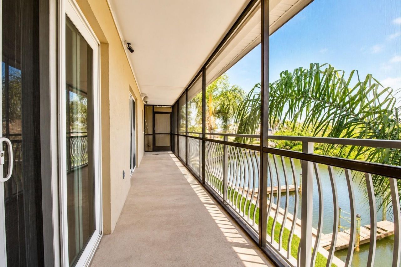8804 Bay Pointe Drive, Unit 204, Tampa, FL 33615 Photo