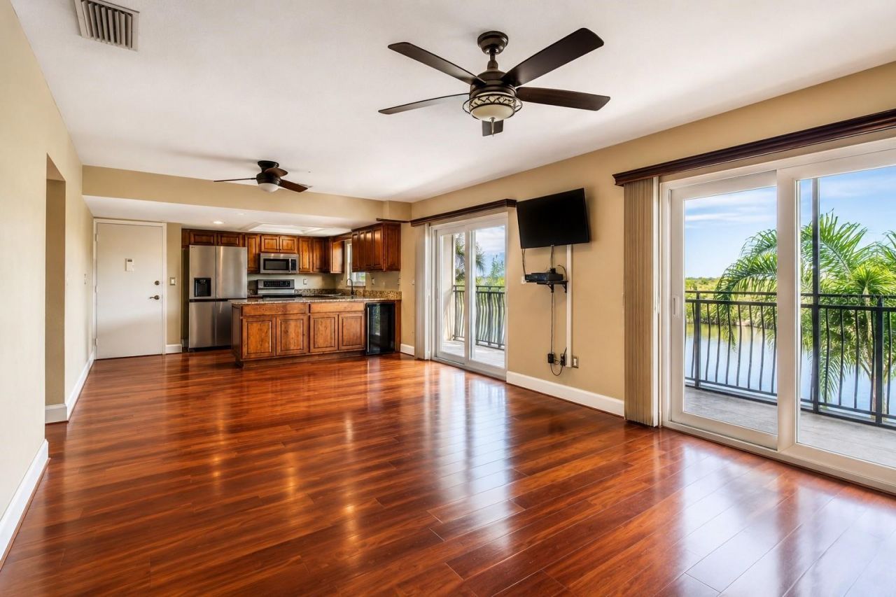 8804 Bay Pointe Drive, Unit 204, Tampa, FL 33615 Photo