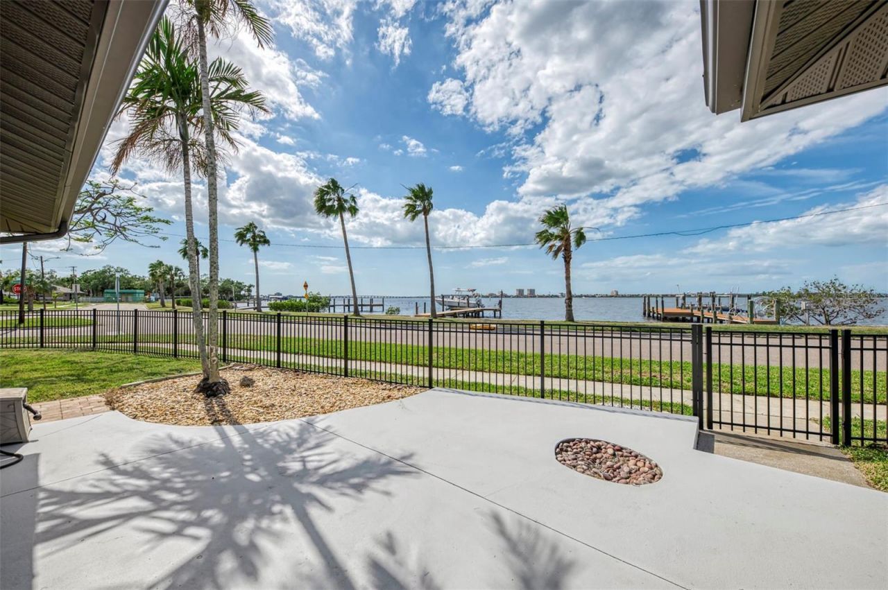 1822 Riverside Drive E, Bradenton, FL 34208 Photo