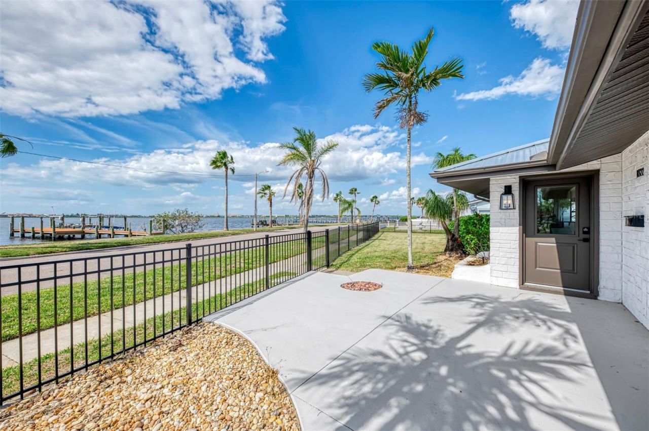1822 Riverside Drive E, Bradenton, FL 34208 Photo
