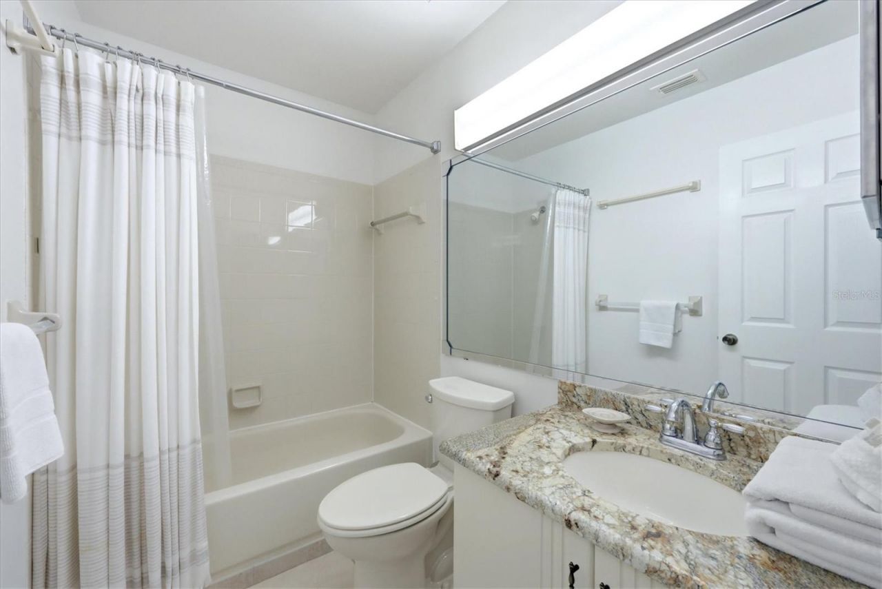 4430 47th Avenue W, Unit 202, Bradenton, FL 34210 Photo