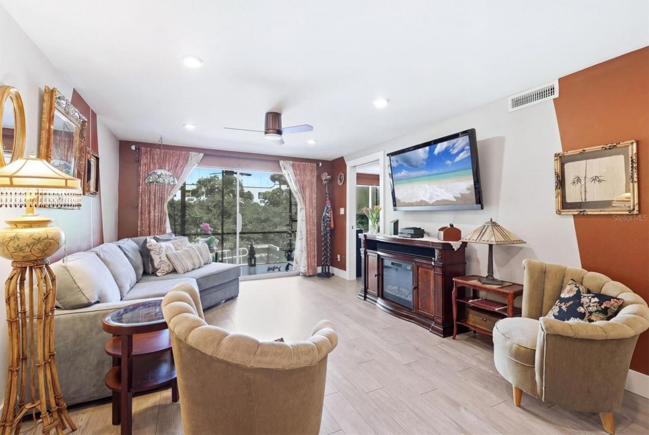 1650 Pine Tree Lane , Unit 103, Sarasota, FL 34236 Photo