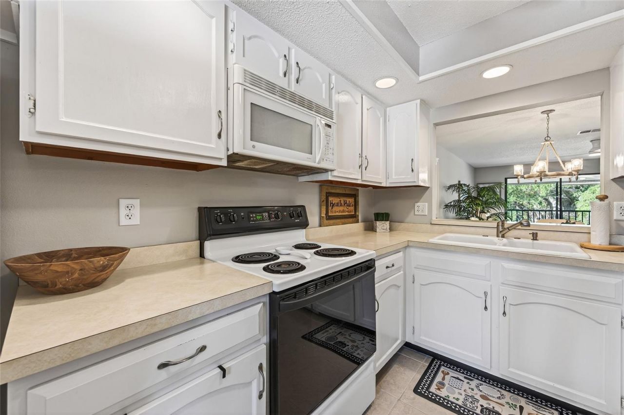 360 Three Lakes Lane, Unit J, Venice, FL 34285 Photo