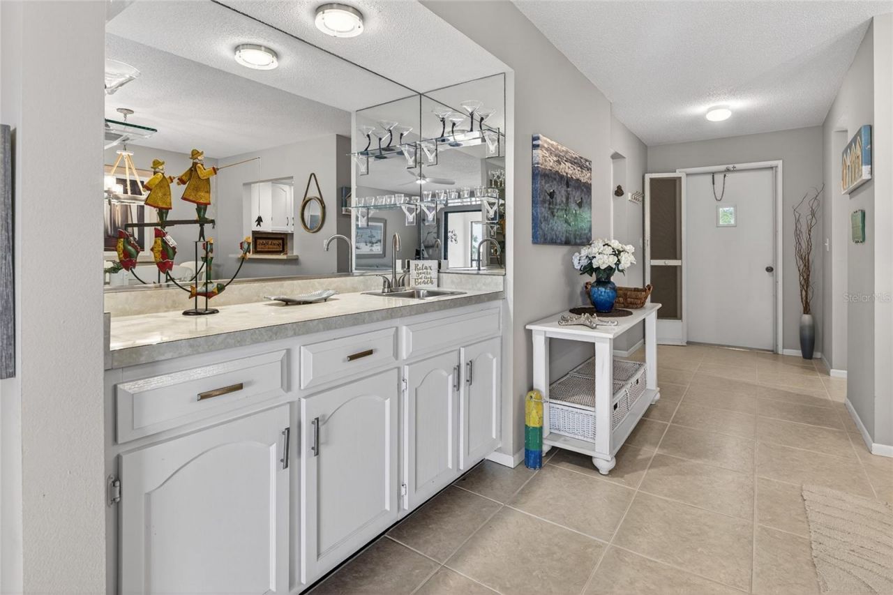 360 Three Lakes Lane, Unit J, Venice, FL 34285 Photo