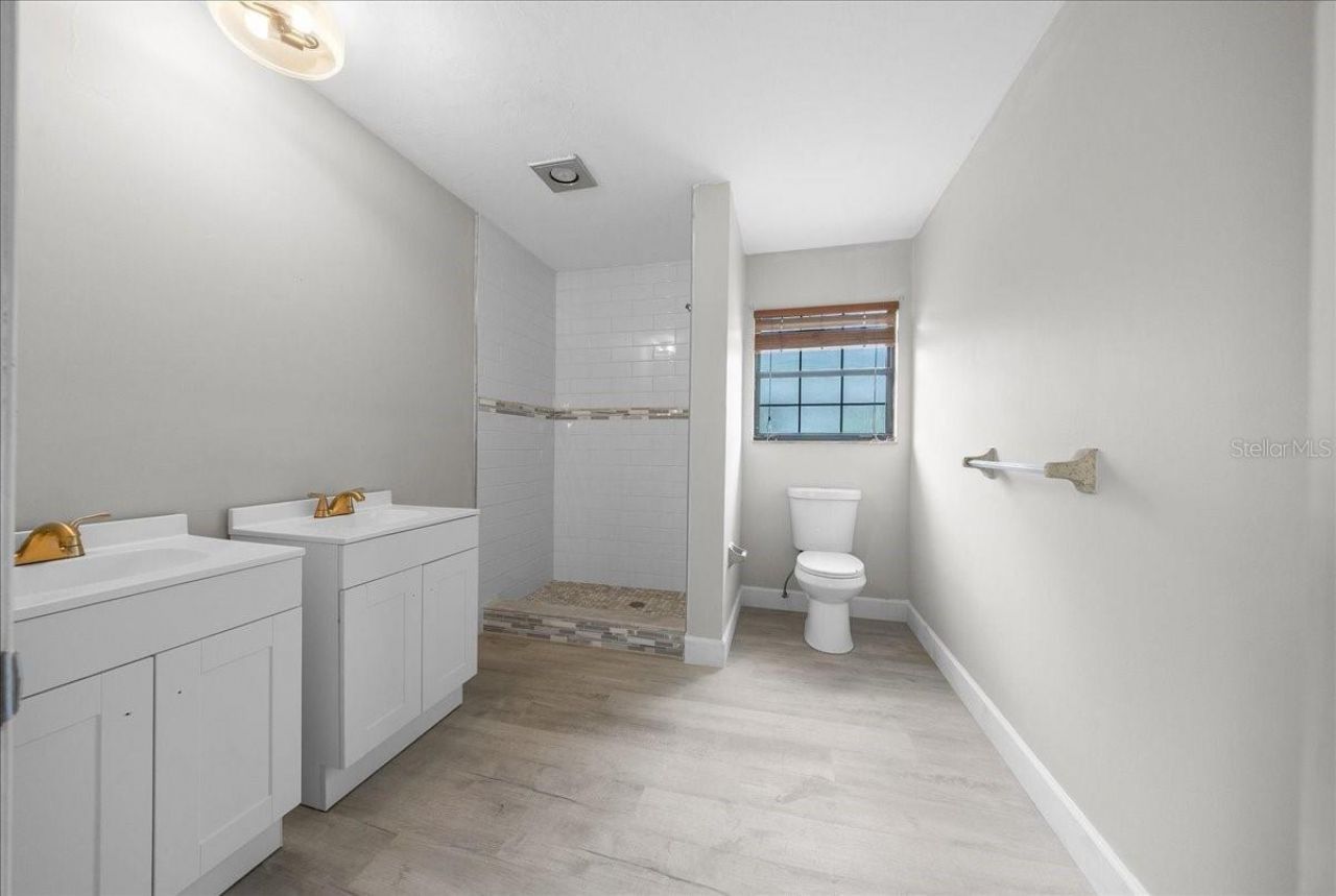 1869 SW 32nd Place , Bell, FL 32619 Photo