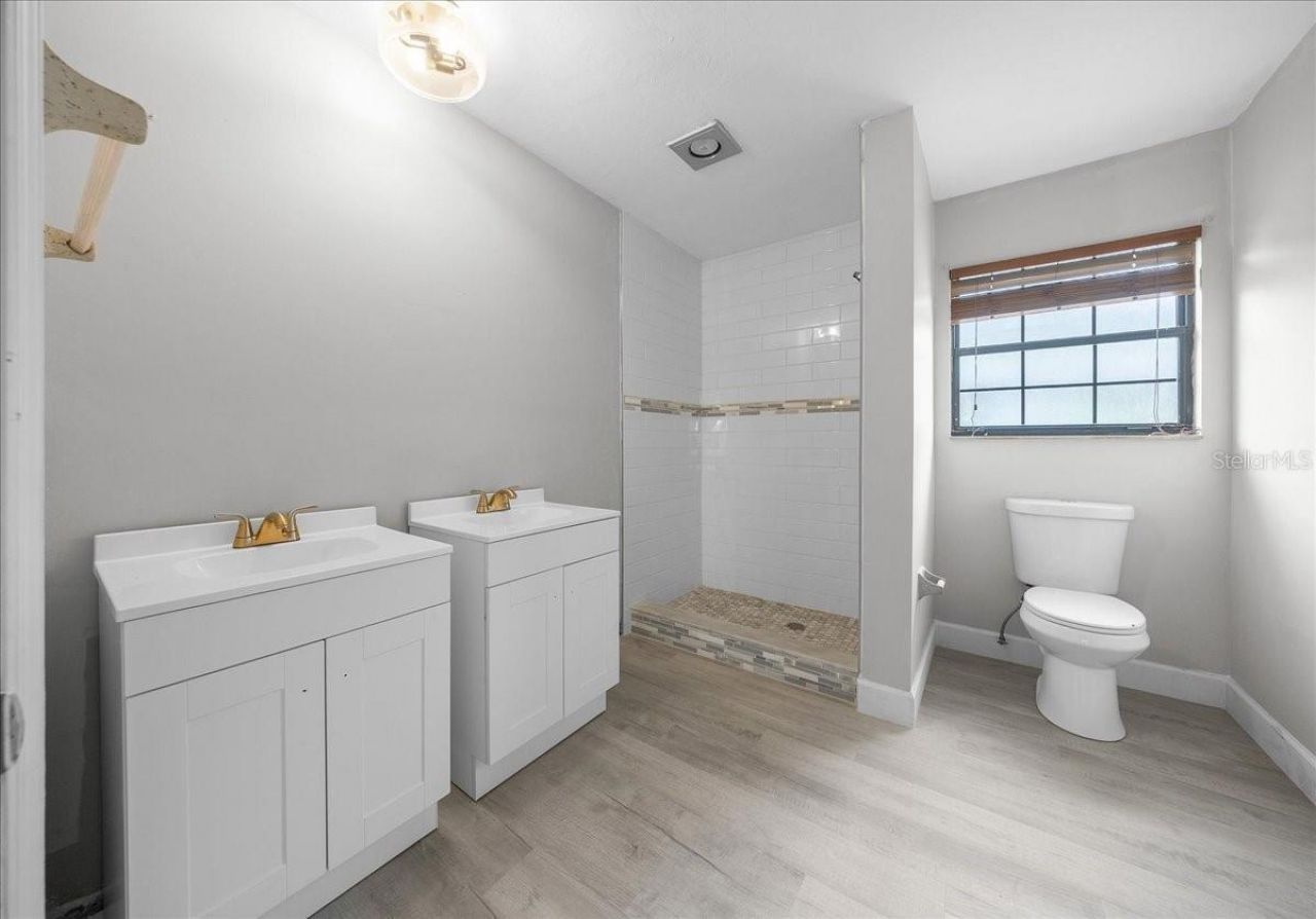 1869 SW 32nd Place , Bell, FL 32619 Photo
