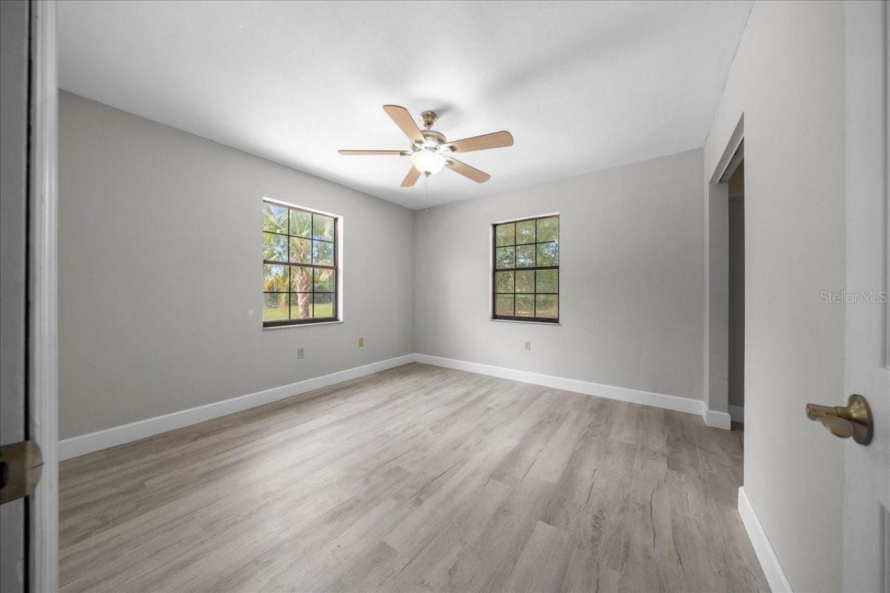 1869 SW 32nd Place , Bell, FL 32619 Photo