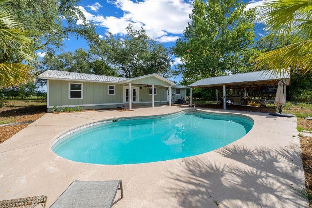 1869 SW 32nd Place , Bell, FL 32619 Photo