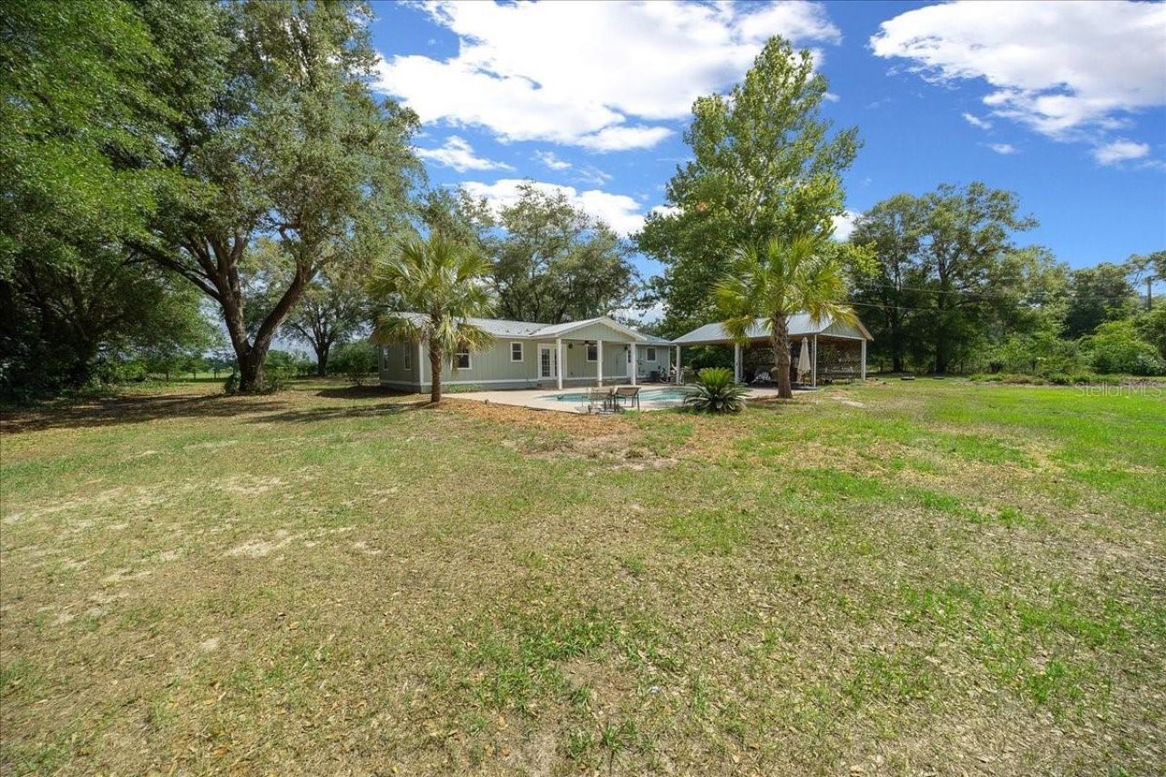 1869 SW 32nd Place , Bell, FL 32619 Photo