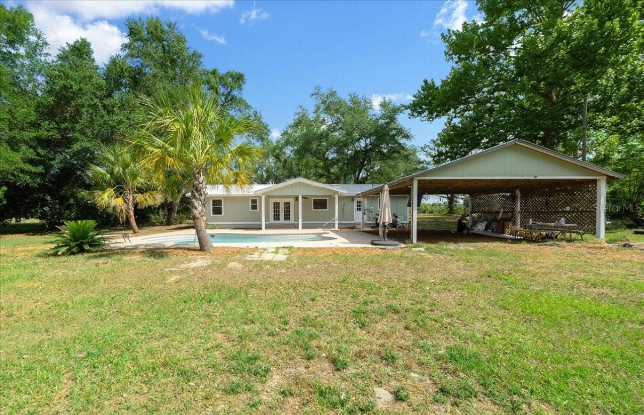 1869 SW 32nd Place , Bell, FL 32619 Photo