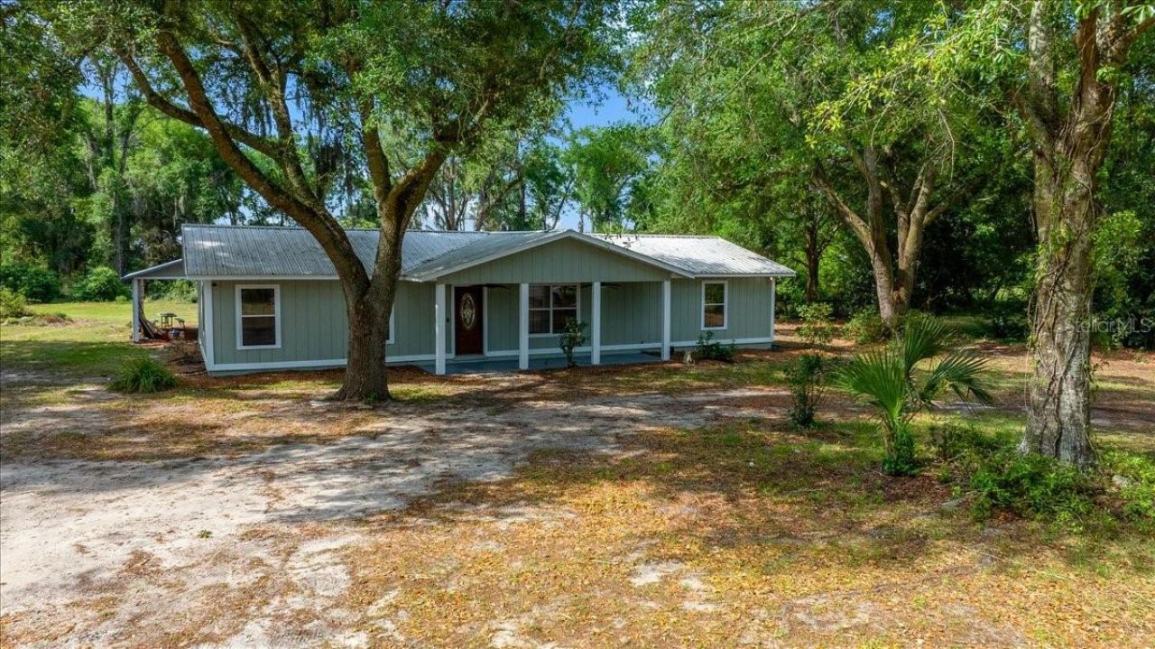 1869 SW 32nd Place , Bell, FL 32619 Photo