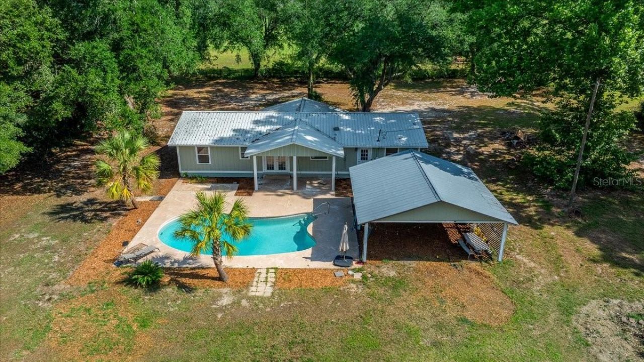 1869 SW 32nd Place , Bell, FL 32619 Photo