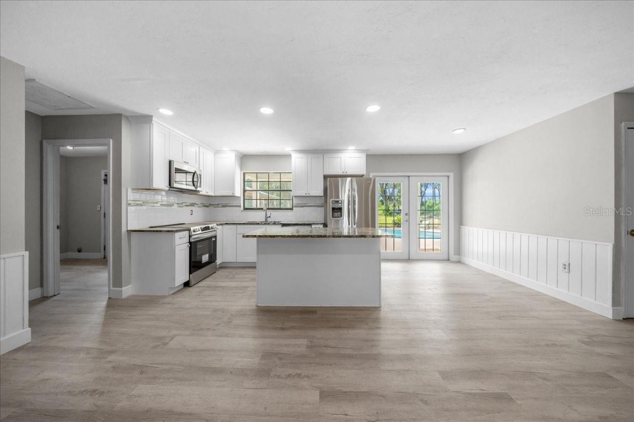 1869 SW 32nd Place , Bell, FL 32619 Photo