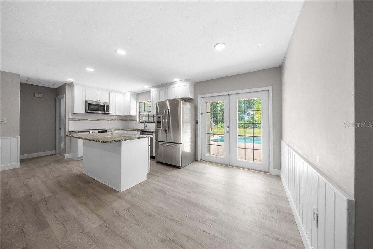 1869 SW 32nd Place , Bell, FL 32619 Photo