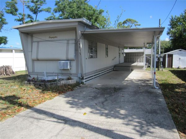 39015 HILLCREST DRIVE , ZEPHYRHILLS, FL 33542