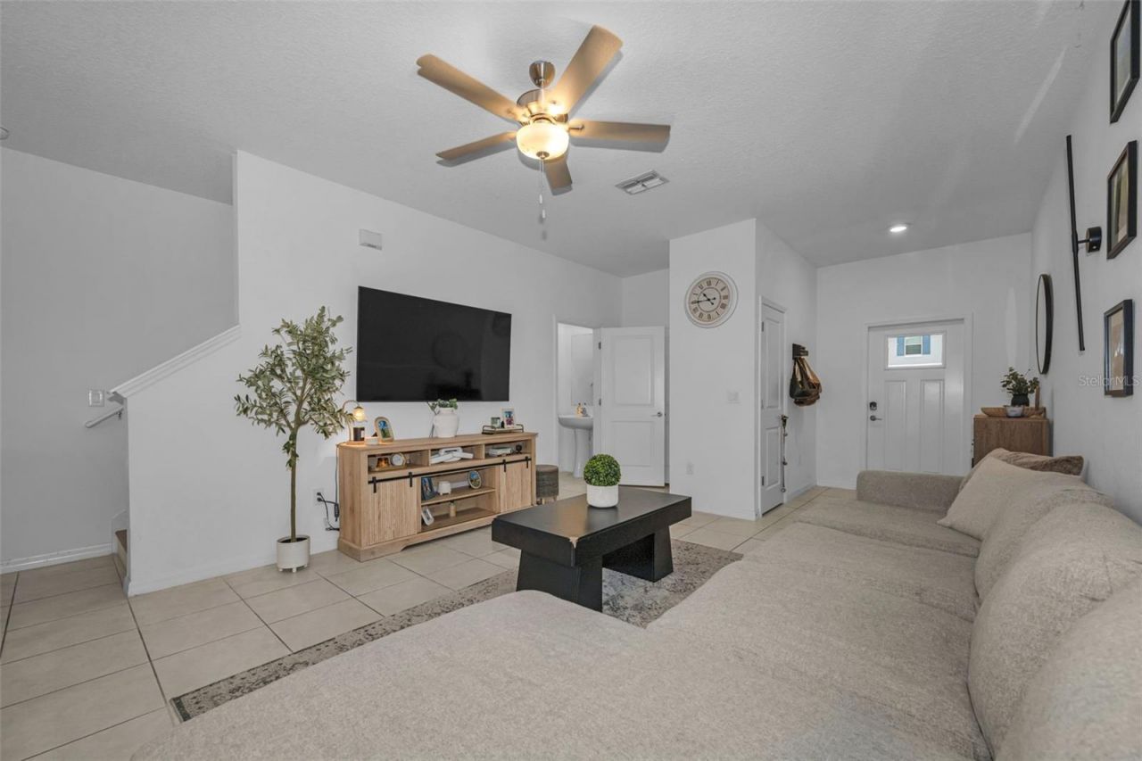 8291 Crescent Oaks Drive , New Port Richey, FL 34655 Photo