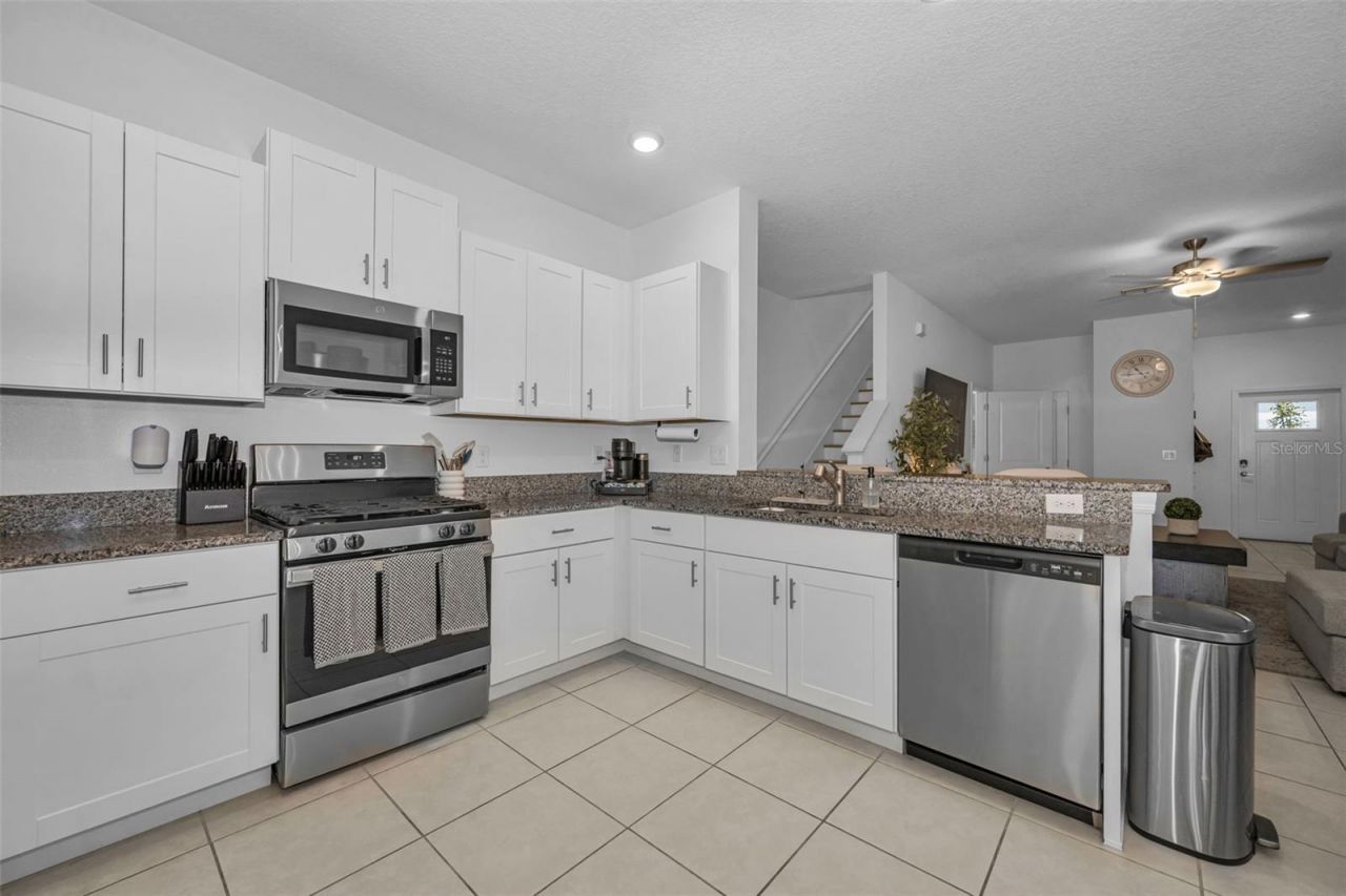 8291 Crescent Oaks Drive , New Port Richey, FL 34655 Photo