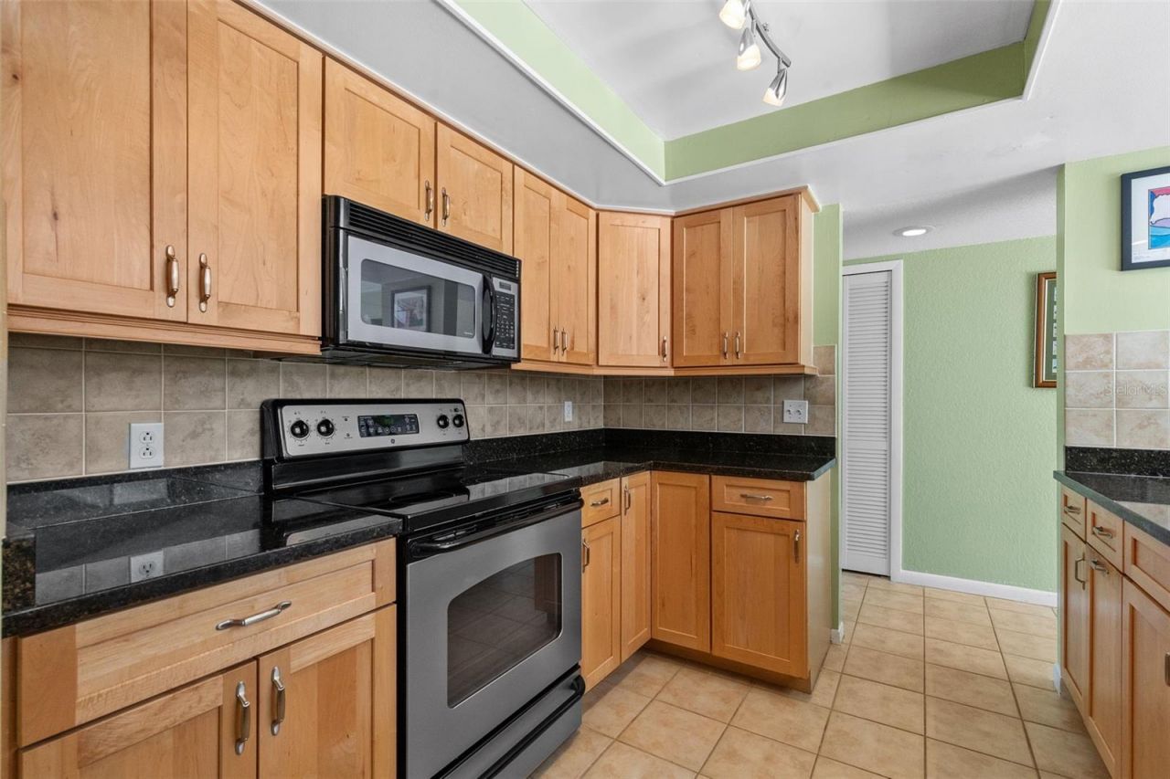 7775 132nd Way, Seminole, FL 33776 Photo