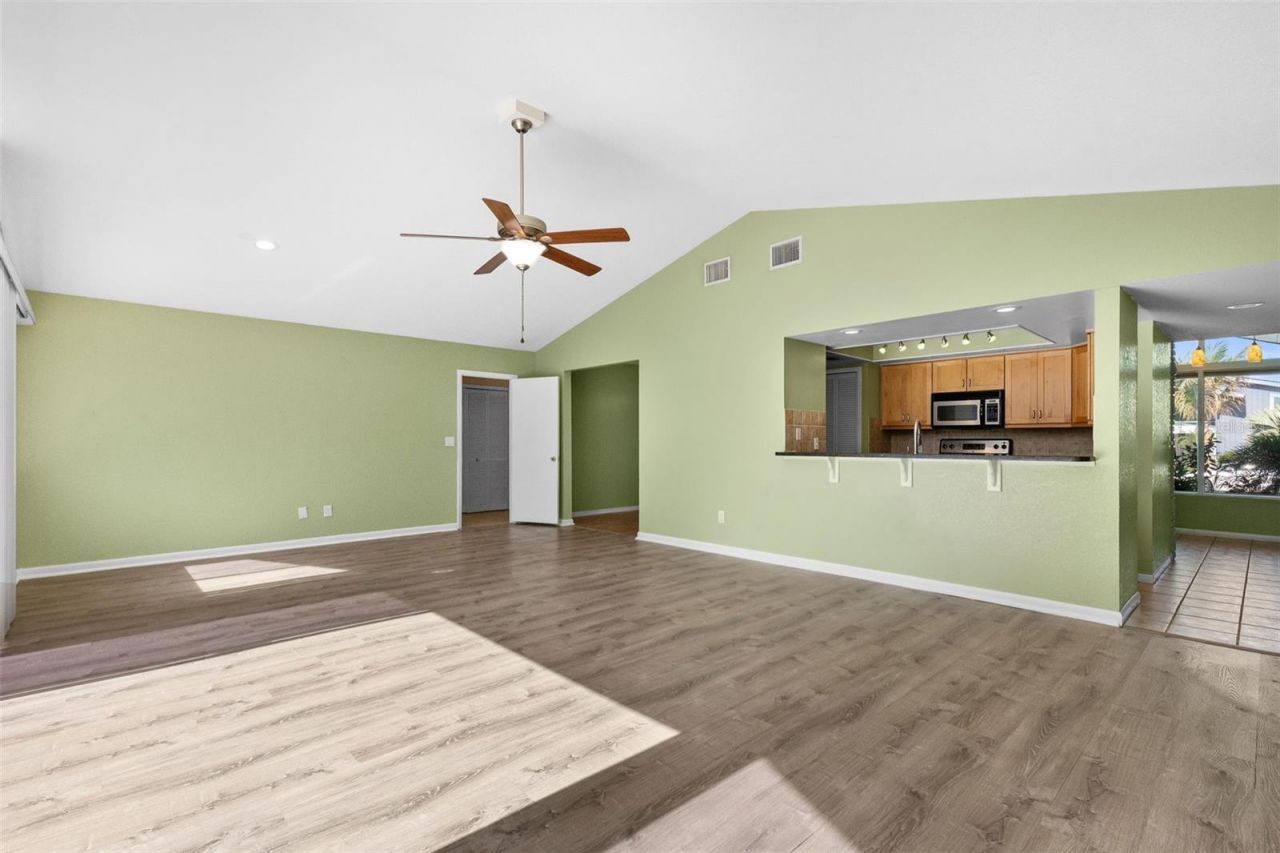 7775 132nd Way, Seminole, FL 33776 Photo