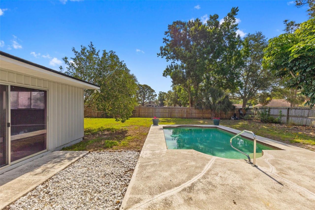 7775 132nd Way, Seminole, FL 33776 Photo