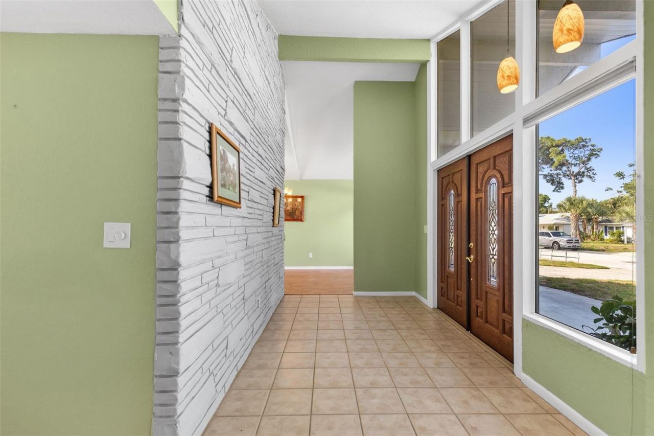 7775 132nd Way, Seminole, FL 33776 Photo