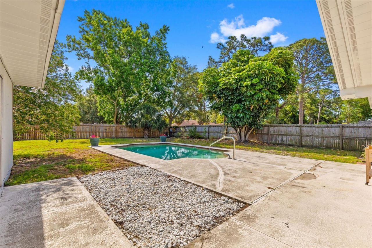 7775 132nd Way, Seminole, FL 33776 Photo