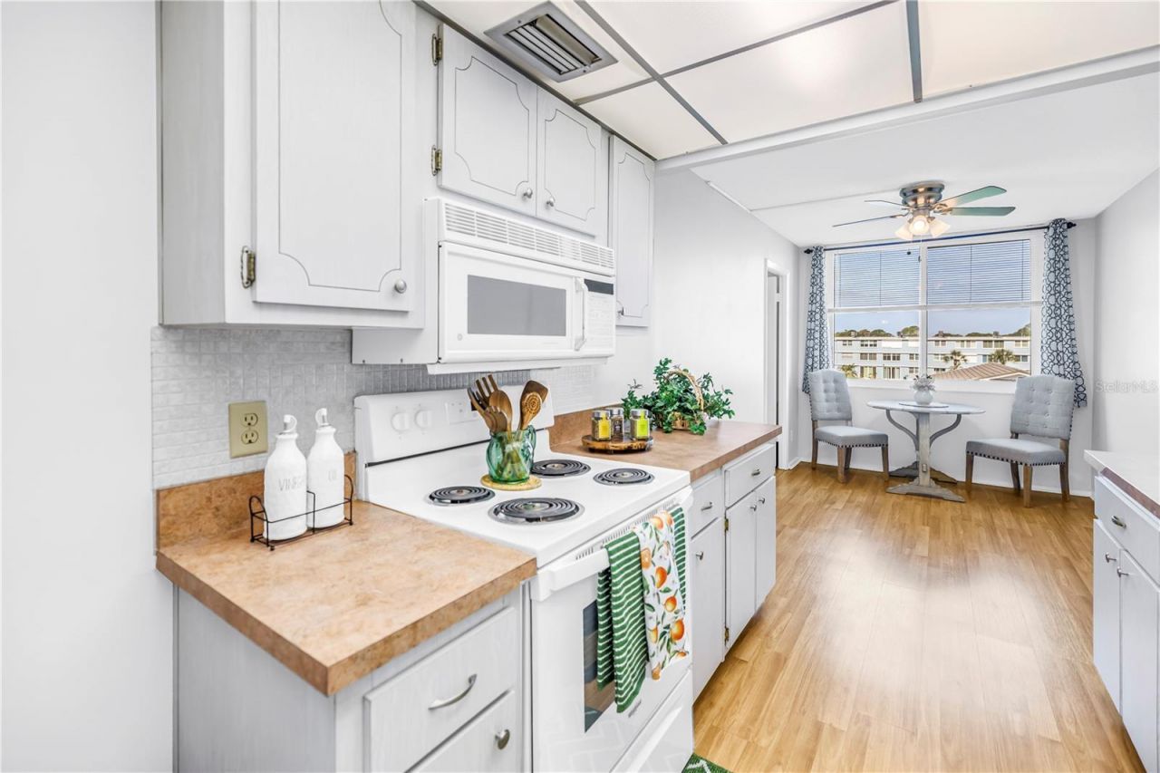 4720 Locust Street Ne, Unit 318, Saint Petersburg, FL 33703 Photo