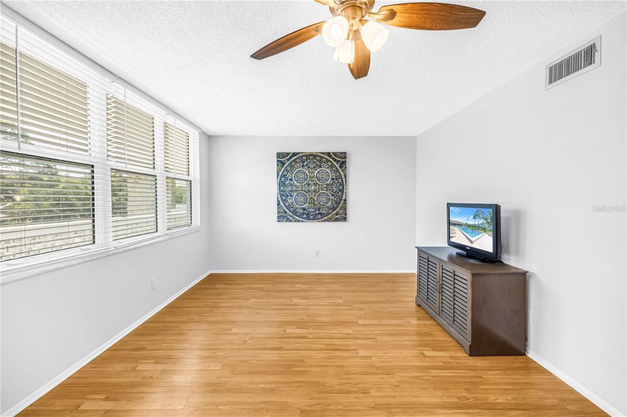 4720 Locust Street Ne, Unit 318, Saint Petersburg, FL 33703 Photo