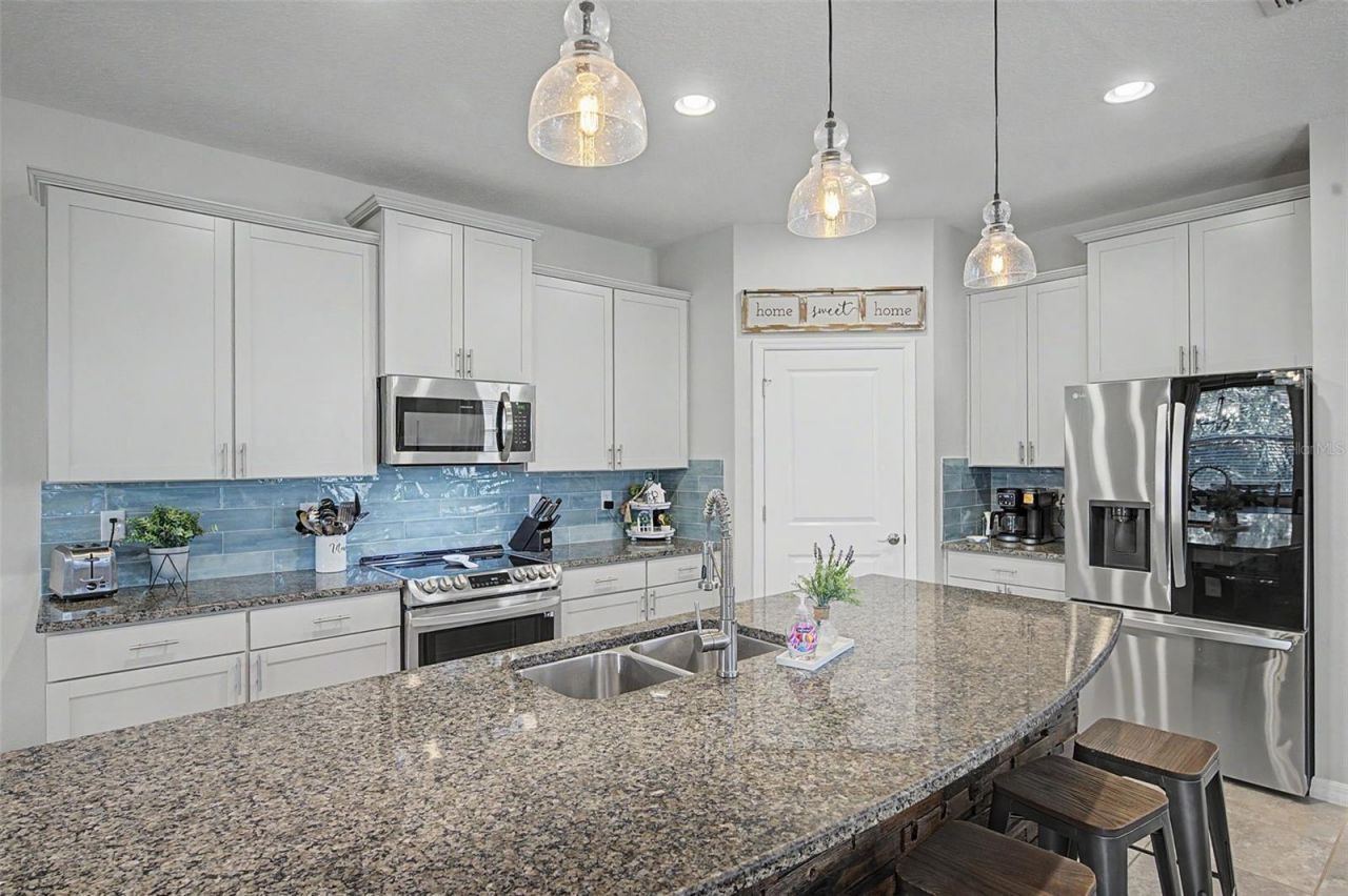 5817 Hevena Court, Palmetto, FL 34221 Photo