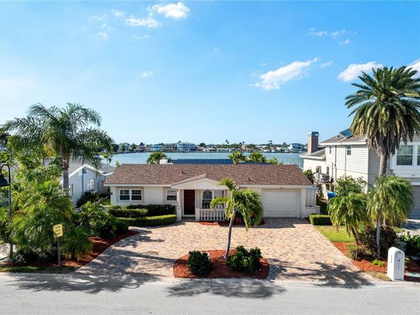 324 173RD AVENUE E, NORTH REDINGTON BEACH, FL 33708
