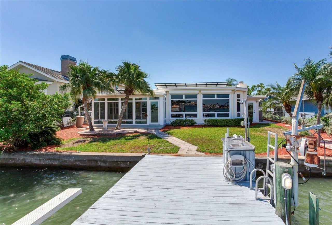 324 173rd Avenue E, North Redington Beach, FL 33708 Photo
