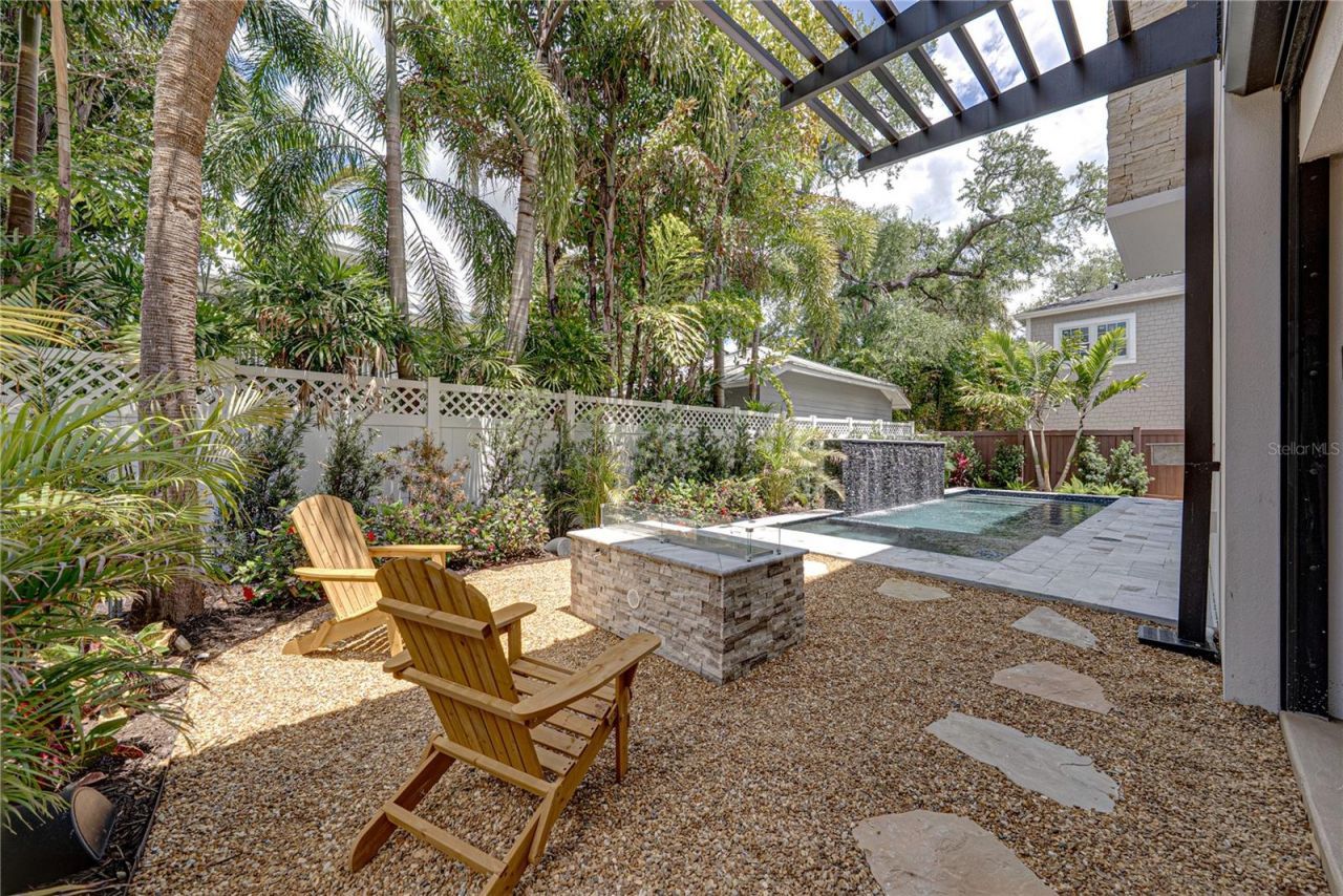2903 W Hawthorne Road, Tampa, FL 33611 Photo