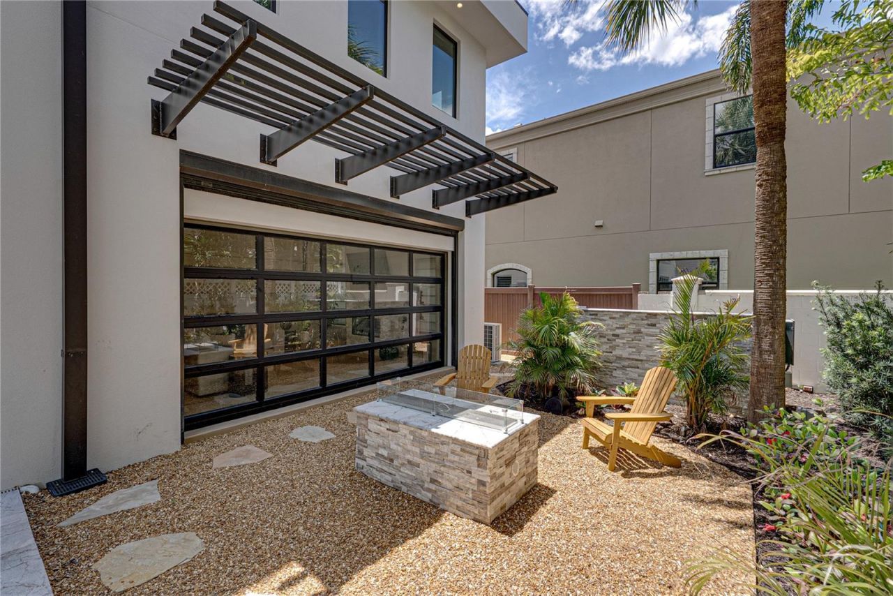 2903 W Hawthorne Road, Tampa, FL 33611 Photo