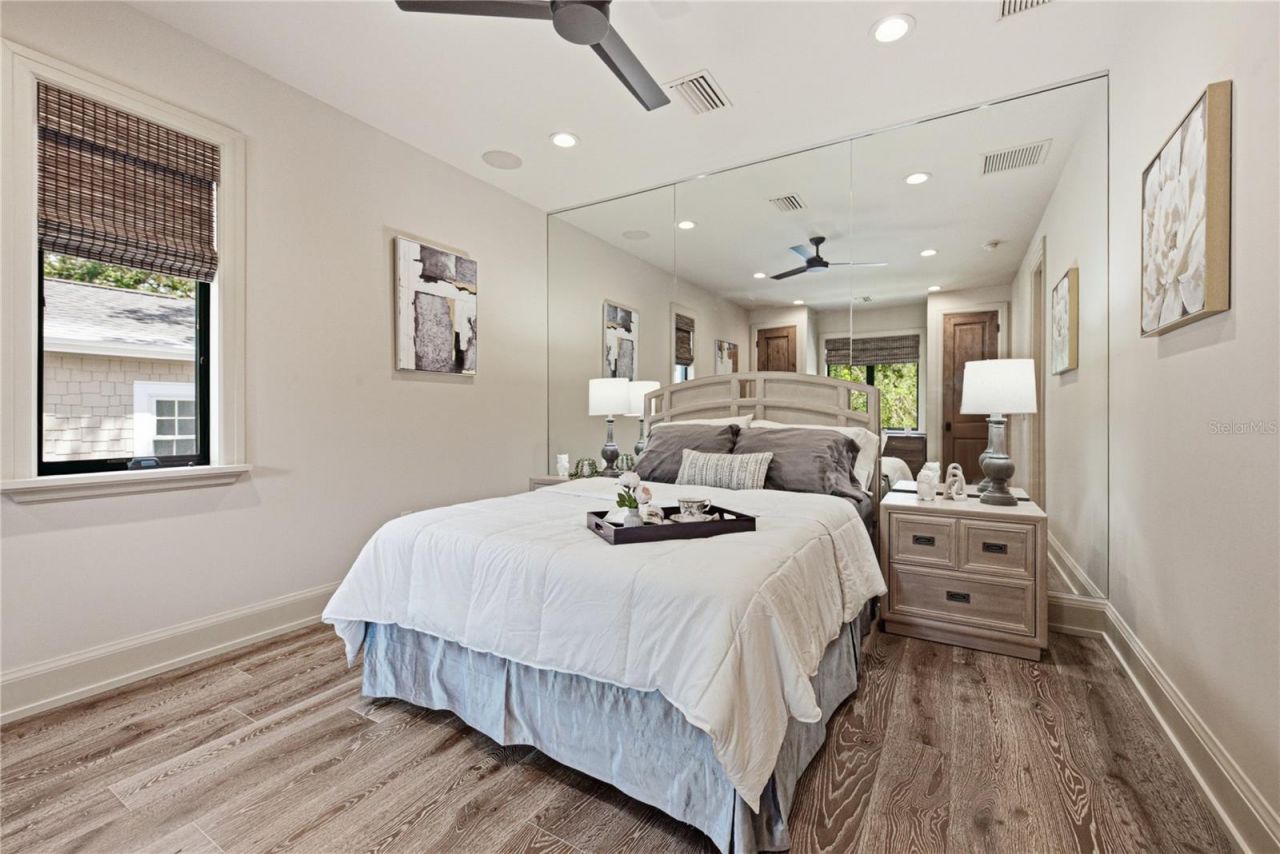 2903 W Hawthorne Road, Tampa, FL 33611 Photo