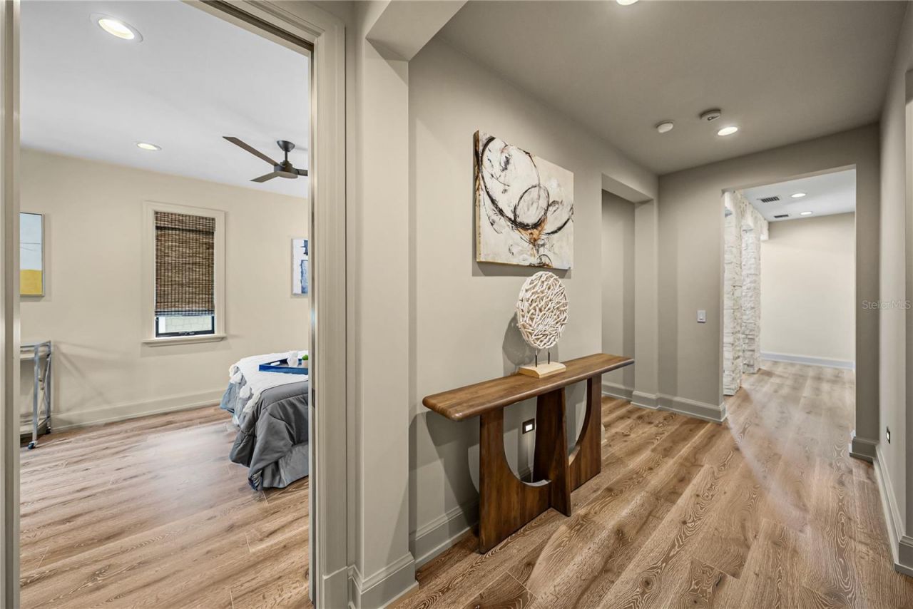 2903 W Hawthorne Road, Tampa, FL 33611 Photo
