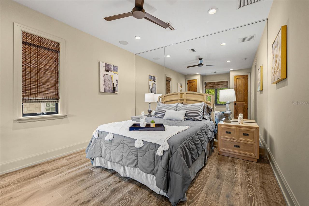 2903 W Hawthorne Road, Tampa, FL 33611 Photo