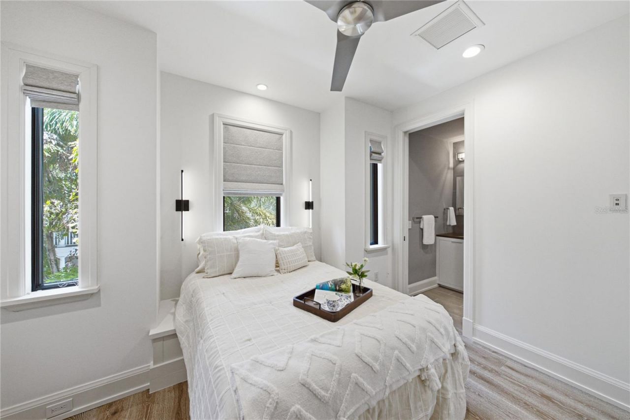 2903 W Hawthorne Road, Tampa, FL 33611 Photo