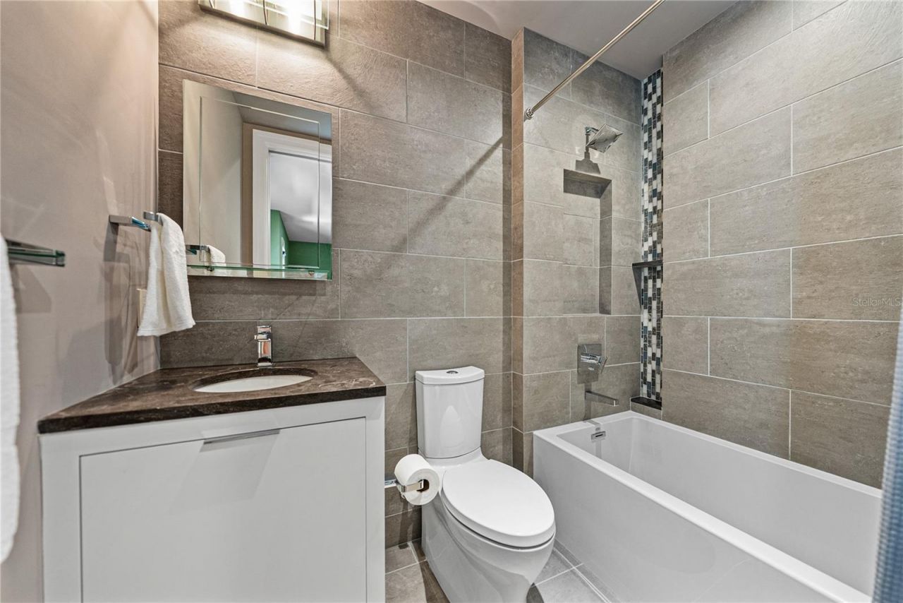 2903 W Hawthorne Road, Tampa, FL 33611 Photo